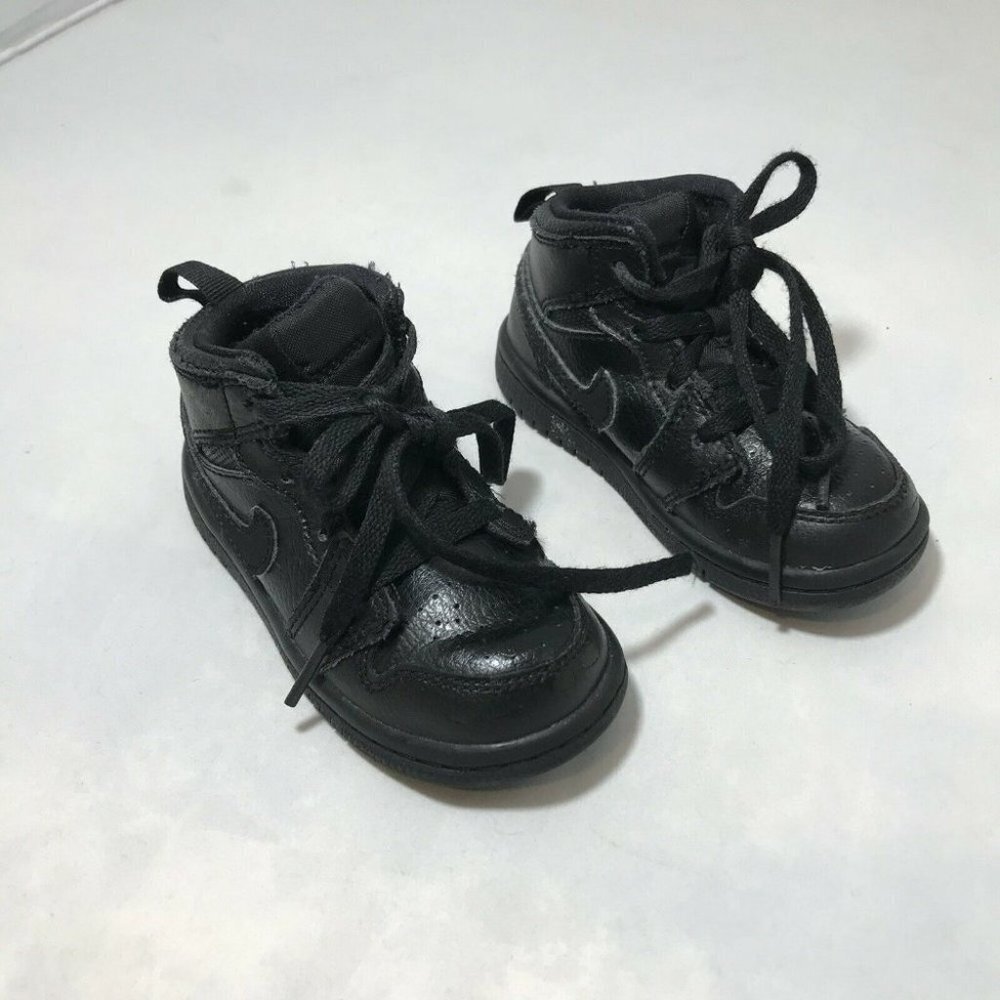 Nike Air Jordan Sneakers Retro Running Walking 640735-030 Black Shoes 6C 12 cms